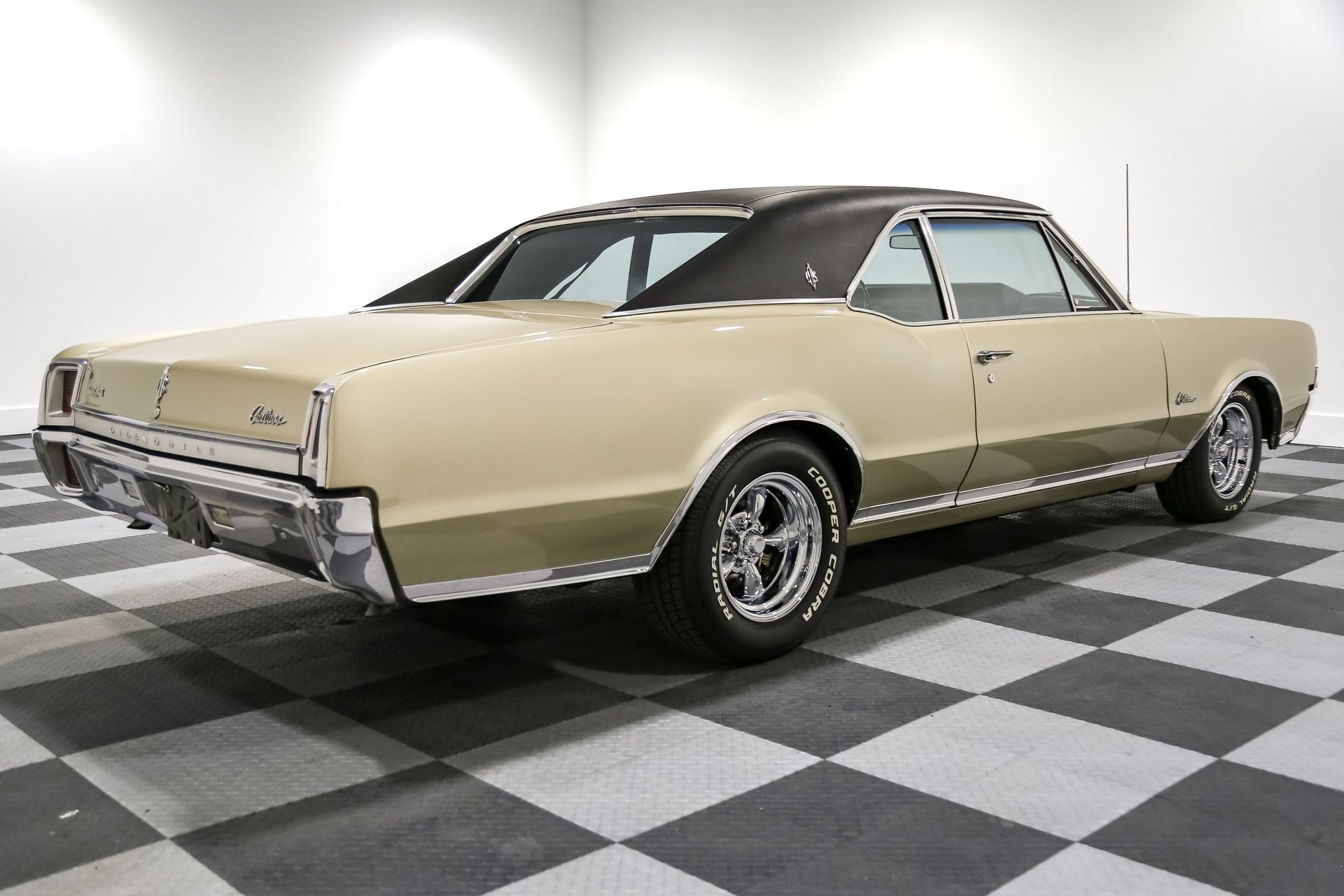 1967 Oldsmobile Cutlass Supreme Turnpike Cruiser